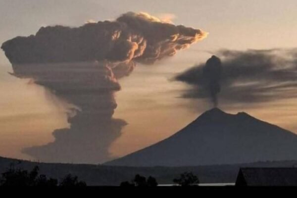 Gunung Lewotobi Kembali Erupsi