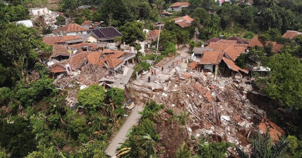 tanah bergerak