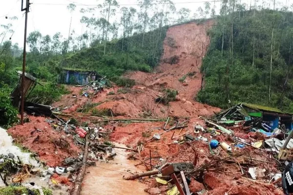 Merupakan Bencana dari Tanah, Ini Beda Tanah Longsor dan Tanah Bergerak longsor