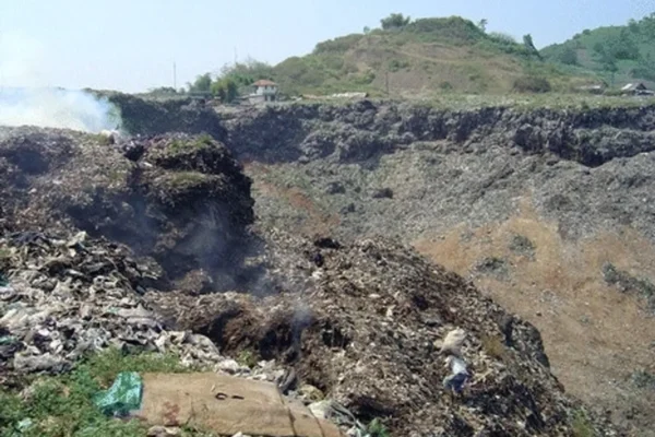 Bencana Sampah Pernah Mengancam Ketahanan Pangan Masyarakat Adat Cireundeu