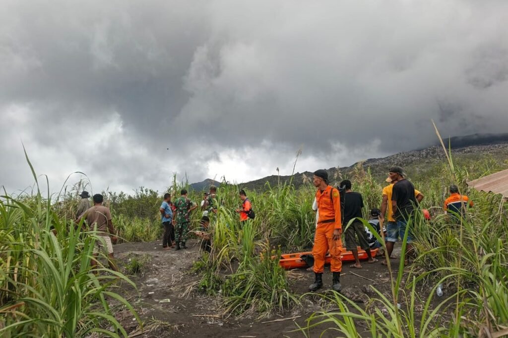 gunung dukono