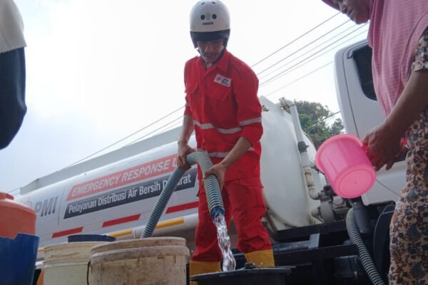 Respons Kemanusiaan Menyediakan Air Bersih bagi Masyarakat yang Dilanda Kekeringan